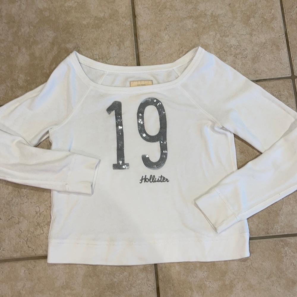 Hollister Women’s White Crewneck hoodie sweatshirt